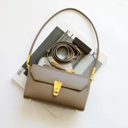 Bag 2024 Korean Style Retro Lock Small Square Western Fashion High-end Sense Single Shoulder Satchel