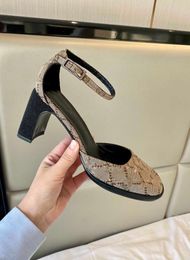 Designer Women Heel Sandal Double G Real Silk Cloth Slipper Sandals Summer Classic Fashion Luxury Metal Belt Buckle Thick Heel 5cm4397051