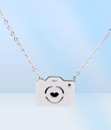 30pcs GoldSilver Love Camera Necklaces Cute Pographs Pictures Shooting Clavicle Jewellery Accessory Necklaces for Favors98188379318039