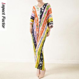 Casual Dresses Miyake Folded 2024 Spring And Autumn Women's V-neck Colored Printed Slimming Meat Covering Super Fairy Long Dress