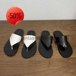 The Row Flip-flops TR Clip Toe 2023 Summer New Sheepskin Flat Slippers Minimalist Wear Fashion Sandals Women Shoes