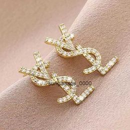 18K Gold Plated Austrian Crystal Letter Stud Earrings for Women European and USA Popular Simple Designer Earrings Wedding Bride Jewelry Gift yug