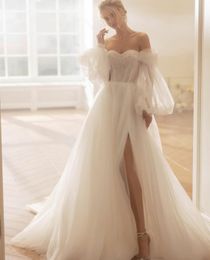 Vintage Long Sleeve Sweetheart Neck Beaded Wedding Dresses with Slit A-Line ivory Tulle Sweep Train Vestido de novia Zipper Back Bridal Gowns for Women