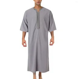 Ethnic Clothing Mens Casual Loose Muslim Robe Summer Fashion Short Sleeved Male Solid Color Stitching One Line Neck Business