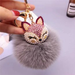 Keychains Lanyards New Fashion Design Pendant Car Bag Pendant Exquisite Luxury Small Gift Mens and Womens Keychain Q240429