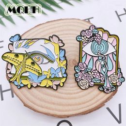 Brooches Creative Individuality Gorgeous Colorful Plants Flowers Enamel Pins Animals Birds Butterflies Brooch Alloy Badges Women Jewelry