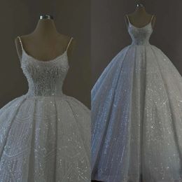 Crystal Dress Princess Wedding Ball för klänning Brud Spaghetti -paljetter Pärlor Bröllopsklänningar Sop Train Ruffle Robe de Mariage brudklänningar