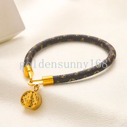 Simple Designer Bracelet Flower Letter Bangle Wristband Cuff for Men Women Fashion Faux Leather 18k Gold Brand Bracelet Jewellery Wedding Lovers Gifts