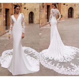 Sexy tiefe V-Ausschnitt Meerjungfrau Hochzeitskleid Garten Garten Rücken Zug Zug Langer Illusion Ärmel Spitze Satin Strand Brautkleid Custom Made 0430