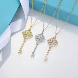 Designer Necklaces Lady China Knot Key Necklace White Copper Plated 18K Rose Gold Fashion Pendant Diamond-encrusted Necklaces