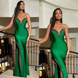 Sjöjungfrun Rhinestones klänning v Green Prom Sexig nack Formell kväll eleganta split festklänningar för speciella OCNS promdress es klänning