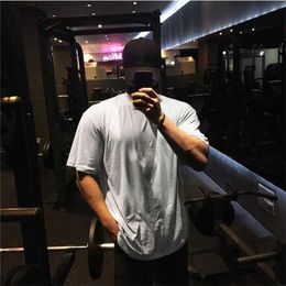 Men's T-Shirts Regular gym clothing fitness mens oversized T-shirt outdoor hip-hop street clothing loose half sleeved fitness T-shirtL2405