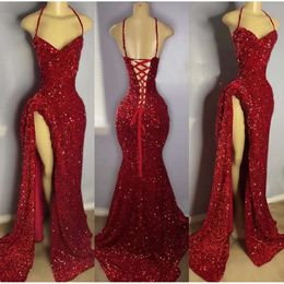 Dark Halter Prom 2024 Pullu Kırmızı Elbiseler Yüksek Bölünmüş Korse Geri Korsa Korse Yapım Ürün Yapımı Artı Boyut Boyut Parti Balosu Resmi Akşam Giyim Vestidos