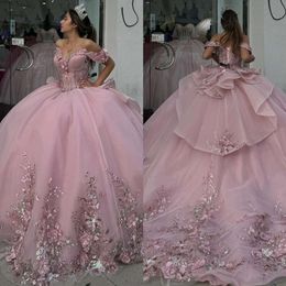 Suknie sukni Ball Ball Elegancka księżniczka różowe na ramię kwiatowe aplikacje Vestido de Quinceanera Sweet Temul Tiulle Sweet 15 Sukienka maskarady
