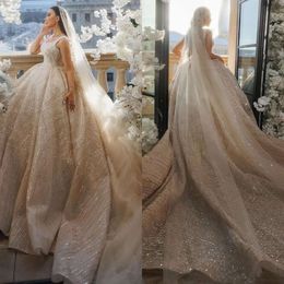 Klänning bollklänning bröllop för kristall underbar brud pärlor bröllopsklänningar remmar vestido de noiva dubai saudi arabiska mantel mariage långa tåg brudklänningar