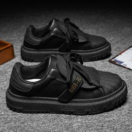 Sapatos masculinos primavera novo aluno versátil moderno de grossa sapatos de topboard esportes pretos e sapatos da moda casual