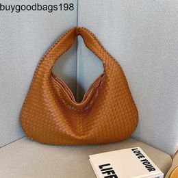 Bottegvenets Handbags Hop Bag Large Unique French Underarm Woven for Women in 2024 New Versatile and Commuting Capacity Single Shoulder Handbag Trend Rj