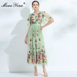Party Dresses MoaaYina Fashion Designer Summer Green Mesh Dress Women O-Neck Flare Sleeve Flowers Embroidery Vintage Holiday