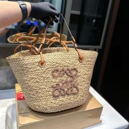 Luxury Womens Totes Handbag Designer Tote Bag Bags Fashion Basket Loe Woven Cross Body Open Beach Ladies Summer Backpacks R1V7