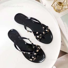 Summer Women Beach Flip Flops Shoes Classic Quality Studded Ladies Cool Bow Knot Flat Slipper Female Rivet Jelly Sandals Shoes 346 146