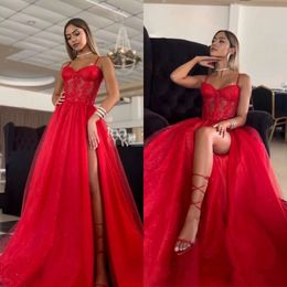 Формальные сексуальные платья сплит иллюзия красные выпускные дизайнерские вечерние элегантные кружевные приспособления для вечеринок для специальных ремней ocns Promdress Es платье