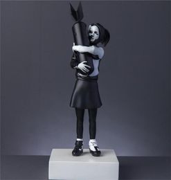 Modern Art Luxurious 32CM White Black New Bomb Hugger Banksy Bomb Girl Street Art Resin Statue Creative Home Gifts Desktop Decor1373109