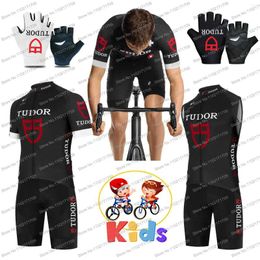 Racing Sets Kids 2024 Tudor Pro Cycling Team Jersey Set Summer Swiss Clothing Black Windproof Vest Road Bike Shirts Suit Boys Bicycle Glove