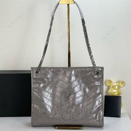 Famous brand shopping bag Luxury pleated shoulder bag crossbody bag Oil waxed leather women's handbag designer bag Fashion briefcase travel bag capacity duffel bag