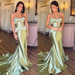 Mermaid Prom Sweetheart Abito a serratura a serratura Green Light Evening Elegant Bone Bodice Pleats Ruffles Wearless Formal Abites per speciali OCNS ES