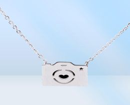 30pcs GoldSilver Love Camera Necklaces Cute Pographs Pictures Shooting Clavicle Jewelry Accessory Necklaces for Favors98188379816171