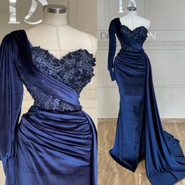 2024 Elegant Royal Blue Mother of the Bride Gowns Formal Dresses for Women One Shoulder Long Sleeves Beaded Lace Side Split Groom's Mother Dress for Marriage AMM183