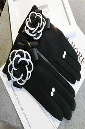 Whole lovs Winter Women Gloves For Touch Screen Cashmere Mittens Female Big Flower Warm Wool Gloves Women Driving Gloves8168954