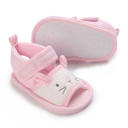 Sandals Cute cat patterned baby sandals with anti slip soft soled casual shoes princess girls newborns summer sandalsL240429