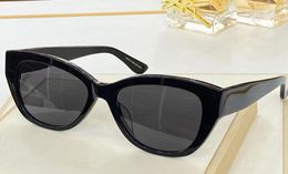 SLM75 New Fashion Sunglasses With UV Protection for Women Vintage Cat eye full frame popular Top Quality Come With Case classic su6779638