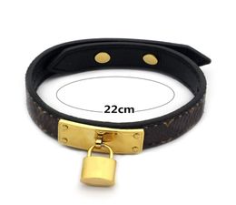 Top brand V leather bracelet coffee pattern pendant lock bracelet 18K gold men and women leather charm bracelet4195775