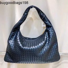 Bottegvenets Handbags Hop Bag Large French Highend Woven for Womens 2024 New Single Shoulder Underarm Niche Texture Portable Commuting Versatile Rj