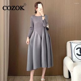 Casual Dresses COZOK Fashion Trendy Pleated Dress A-line Loose O-Neck Large Size Women High Grade Long Autumn Elegant Female WT235