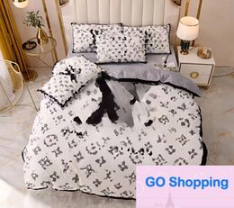 Simple Bedding Sets Luxury Designer Classic Letter Logo Print Duvet Cover Pillow Cover 4-piece Set of Pure Cotton Black Pink Large Logo Set Bedroom Decoration 1.8m 2m