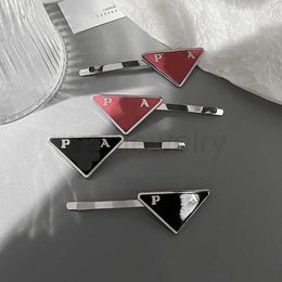 Hair Clips Barrettes Four Designer Hair Clip Cute Girls Gift Pink Hairclips Brand Luxury Hair Jewellery New Autumn White Metal Hair Accessories Classic TriangleI0MX