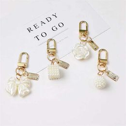 Keychains Lanyards Cute Luxury KeyChains For Women Keyring Car Keys Bag Key Chains Decor Pearls Tassel Cord Pendent Charm for Airpods Case Gifts Q240429