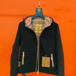 Designer Men's Jacket Coat Hooded Long Sleeve Zipper Windbreaker High Quality Tops Trench Coat Windproof Sports Casual Hoodies Outwear Mens Sweatshirts Jackets