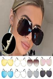 Sunglasses Fashion Oversized Women Men VShape Sun Glasses Retro OnePiece Goggles Shades Eyewear3470784