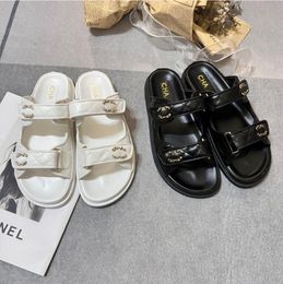 Ein-Wort-Sandalen Sommer Neue Männer- und Frauen-Hausschuhe Luxus-Markenplattform Pantoffeln Casual Outing Beach Schuhe Säure Schaum Läufer Favorit