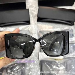 Classic Brand Retro Yoisill Sunglasses Chaoyang for Women with Wide Cool Big Cat Eyes Men Personalized Fashion Style Slimming New Look