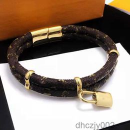 New Vintage Double Layer Leather Bracelet Bracd Classic Luxury Clover for Men and Wo Louisely Purse Vuttonly Crossbody Viutonly Vittonly J57o RIR6 TR5E T AVCT