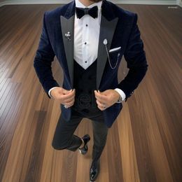 Men's Suits Slim Fit Men For Wedding Groom Tuxedo Peaked Lapel Velvet Fashion Blazer 3 Pcs Suit Jacket Vest Pants 2024