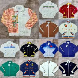 24ss Casablanca Novos homens jaquetas de grife clássico quente polo colarinho zíper moda algodão cardigan casaco tênis carta impressão listra blusão esporte outwear tops