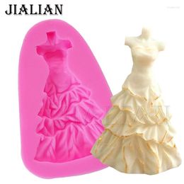 Baking Moulds Beautiful Bride Wedding Dress Skirt Silicone Mould Fondant Cake Decoration Mould Chocolate Sugar Art Displays T0690