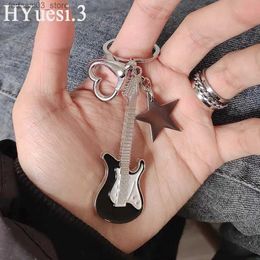 Keychains Lanyards Punk Style Electric Guitar Keychain Vintage Heart Star Instrument Charms With Key Holder For Music Lovers Bag Decor Gifts Q240201