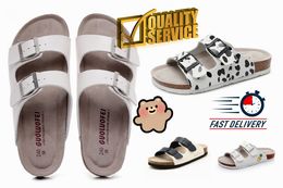2024 Designer Summer Women Men Sports Sandals Cartoon Pattern Button Outdoor Leather Slippers High Quality Beach Casual Shoes